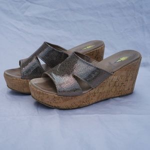 Volatile Mars Wedge Sandal in Petrol